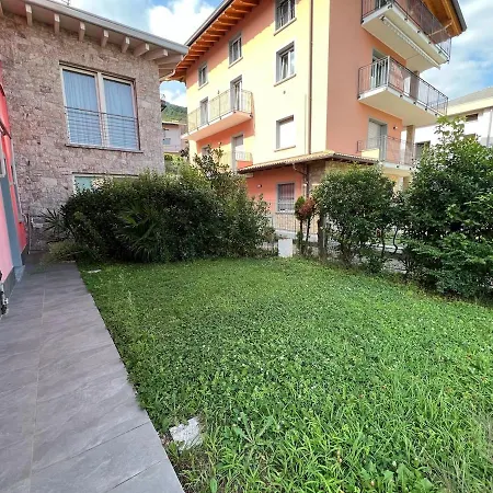 Bright Three-room With Garden *